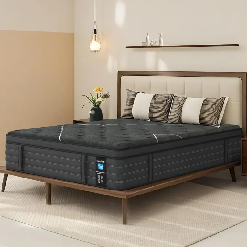 Matelas hybride Euro Top 30 cm, tissu gris anthracite matelassé, posé sur un lit en bois